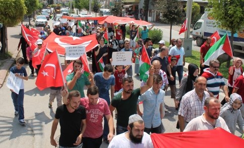 Kuzuluk Gençliği İsraili Protesto Yürüyüşü Düzenledi
